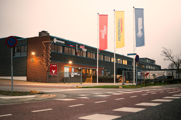 Hoenderdaal Fasteners koos voor de Database Expertise van OptimaData